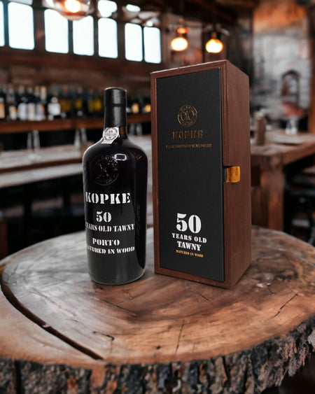 50 Years Old Tawny Port in Holzkiste - Kopke - Weingaumen.com